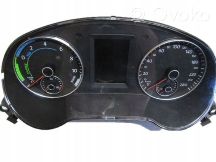 Volkswagen Jetta VI Speedometer (instrument cluster) 5C6920870D