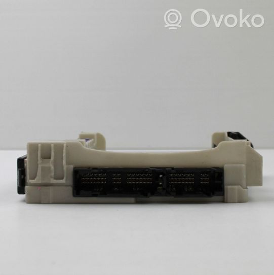 Lexus RX 450H Module de fusibles 8273048Z50A