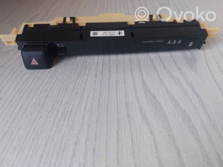 Toyota RAV 4 (XA40) Monitor / wyświetlacz / ekran 8395042230