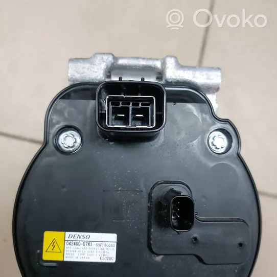 Toyota Yaris XP210 Ilmastointilaitteen kompressorin pumppu (A/C) 0424000741