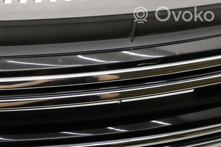 Volkswagen Tiguan Grille calandre supérieure de pare-chocs avant 5N0853653E