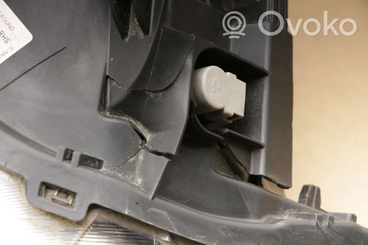 Volvo V60 Lampa przednia 31299991