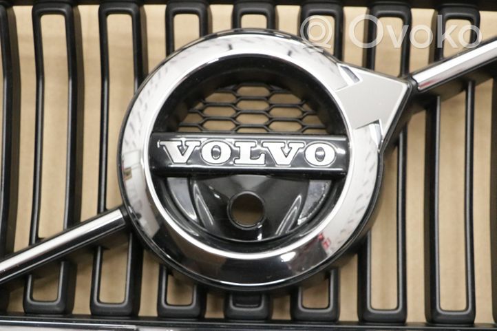 Volvo S60 Front bumper upper radiator grill 32132214