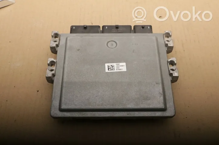 Renault Kangoo II Calculateur moteur ECU 237104558