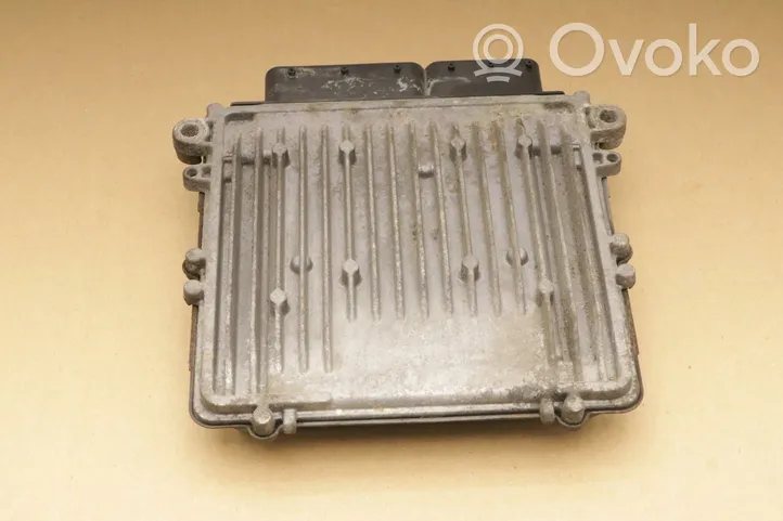 Lancia Voyager Sterownik / Moduł ECU P68083111AC