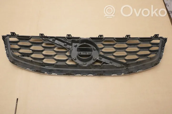 Volvo C30 Grotelės viršutinės 31214622