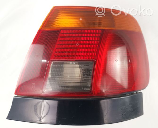 Audi A4 S4 B5 8D Lampa tylna 8D0945096