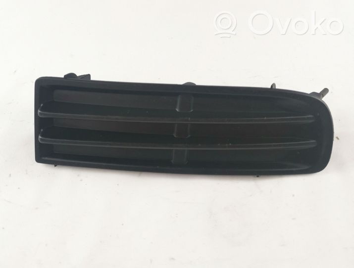 Toyota Avensis T220 Mascherina inferiore del paraurti anteriore 5311205040