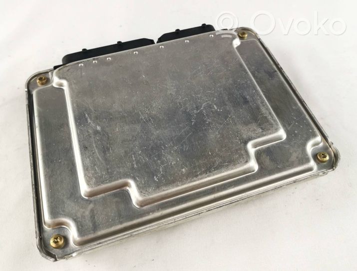 Volkswagen PASSAT B5.5 Sterownik / Moduł ECU 038906019ER