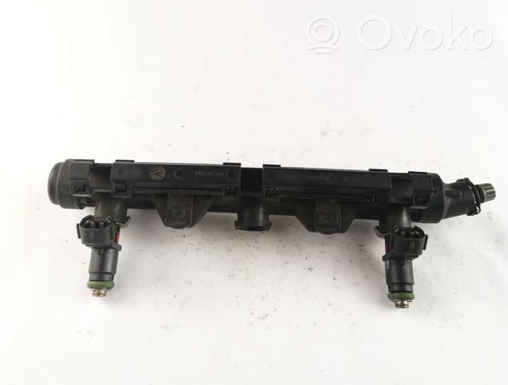 Volkswagen Polo IV 9N3 Kit d'injecteurs de carburant 03E971824