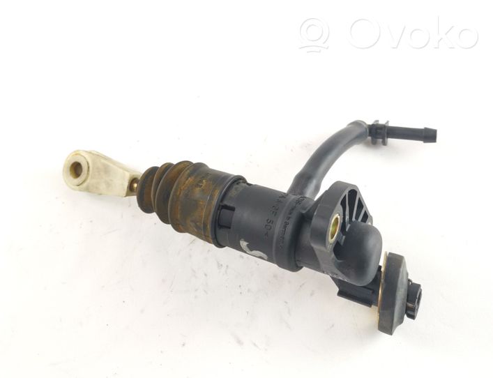 Audi A4 S4 B5 8D Główny cylinder sprzęgła 8E1721401