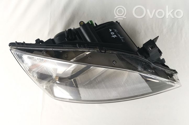 Ford Mondeo Mk III Lampa przednia 1S7113005AM