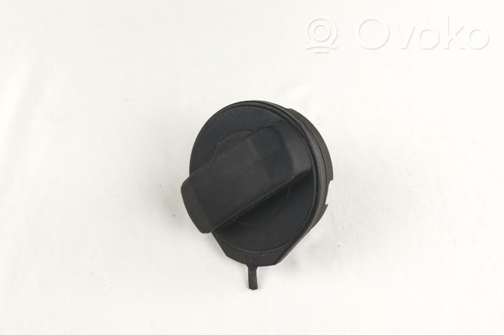 Volkswagen PASSAT B5.5 Fuel tank filler cap 1J0201553C