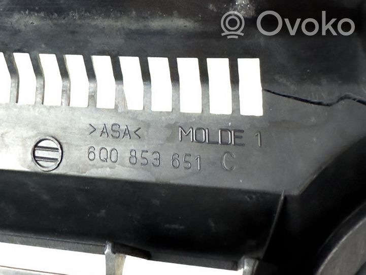 Volkswagen Polo Grille calandre supérieure de pare-chocs avant 6q0853651c