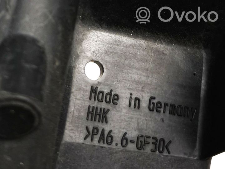 Volkswagen Golf IV Termostat / Obudowa termostatu 032121111