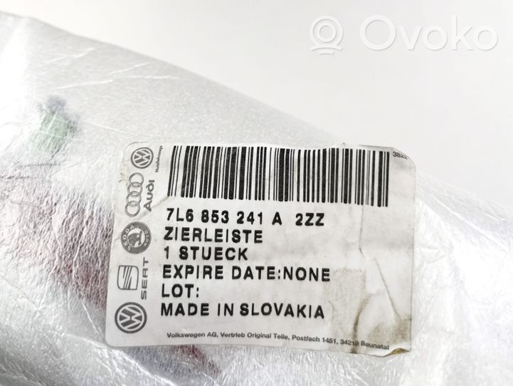 Volkswagen Touareg I Apdailinė priekinio bamperio juosta 7l6853241