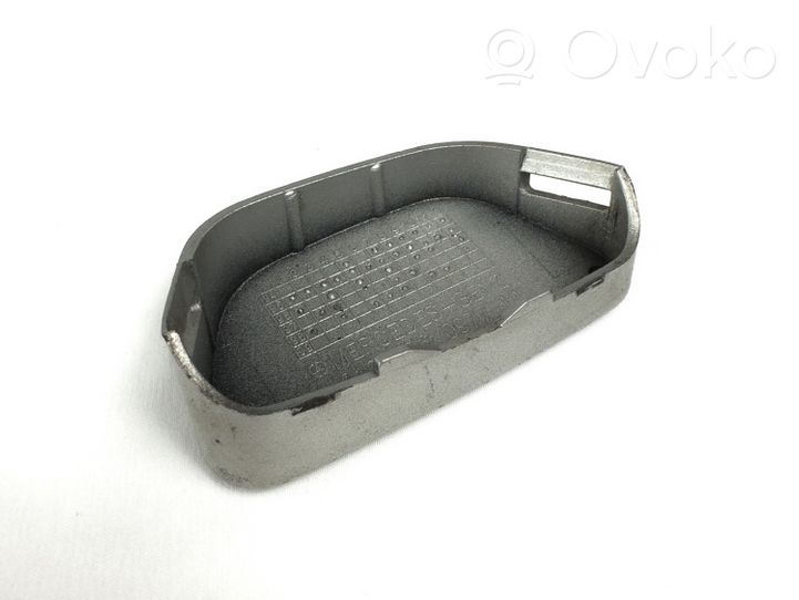 Mercedes-Benz E W210 Tappo/coperchio ugello a spruzzo lavafari 2108260977