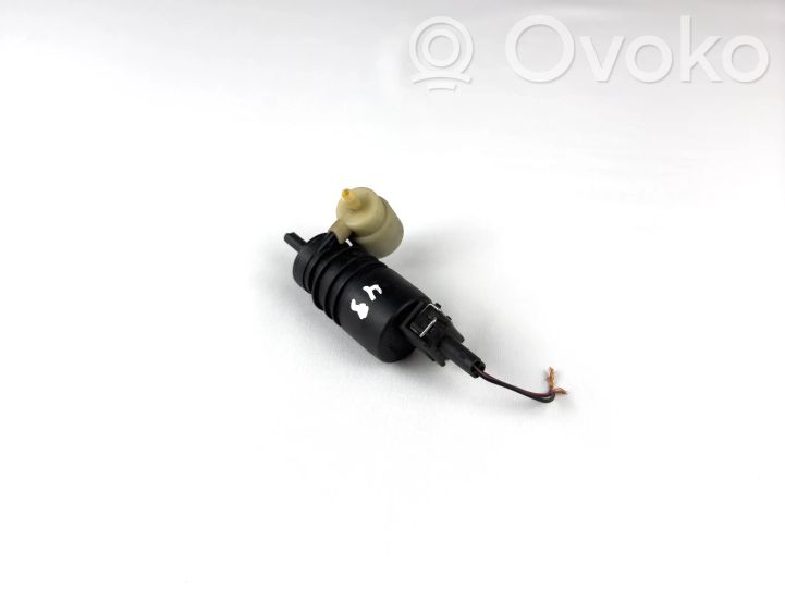 Opel Astra G Windscreen/windshield washer pump, 12.75 € RRR
