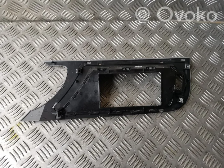 Audi A5 8T 8F Cadre, panneau d'unité radio / GPS 8T1857186D