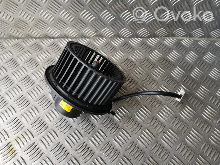 Volkswagen Transporter - Caravelle T4 Ventola riscaldamento/ventilatore abitacolo 701819021B