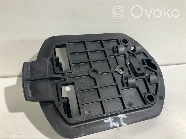 Mercedes-Benz E W211 Staffa supporto del triangolo d’emergenza 2118900514