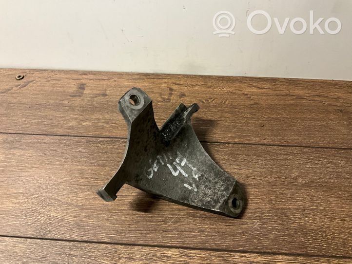 Mercedes-Benz E W211 Generator/alternator bracket A6280980230