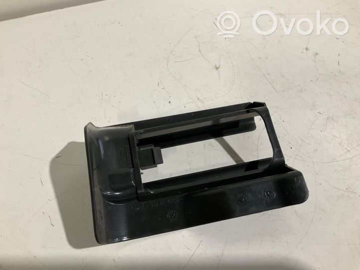 Mercedes-Benz E W211 Rivestimento del binario sedile anteriore del passeggero 2119191020