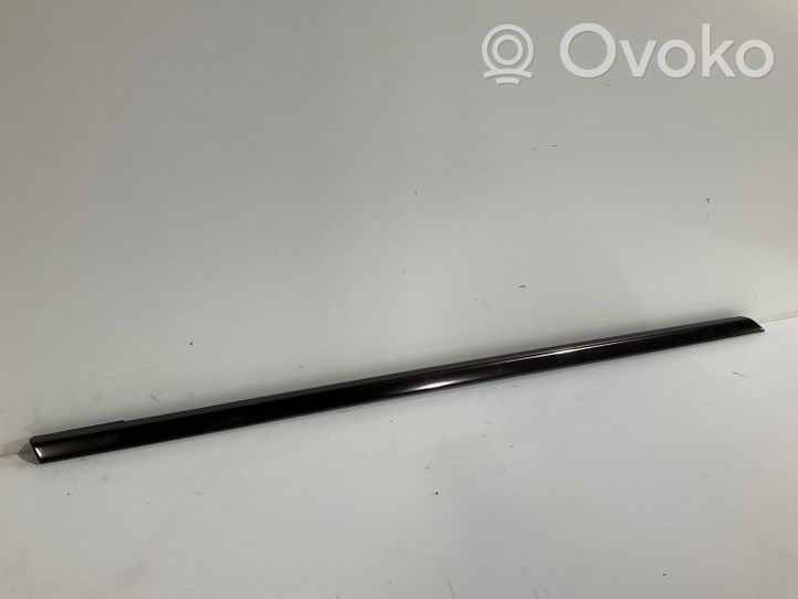 Mercedes-Benz E W211 Rubber seal rear door window/glass 