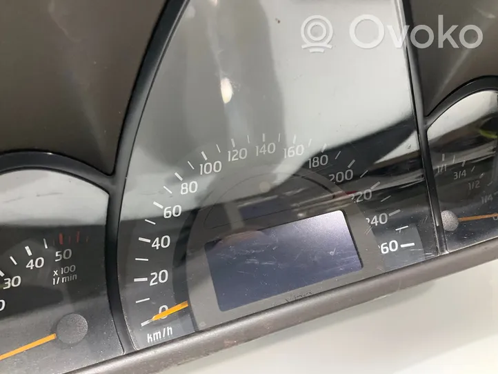 Mercedes-Benz C W203 Licznik / Prędkościomierz A2035408611