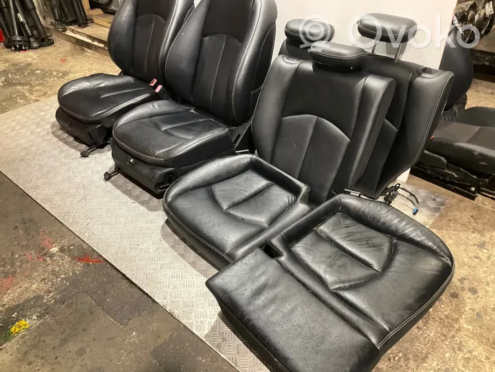 Mercedes-Benz E W211 Set interni 