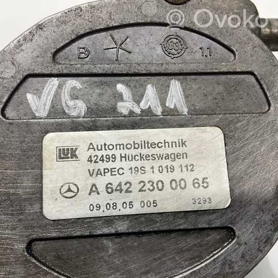 Mercedes-Benz E W211 Alipainepumppu A6422300065