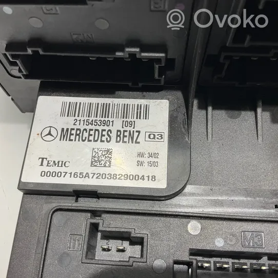 Mercedes-Benz E W211 Module de fusibles 2115453901