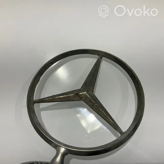 Mercedes-Benz E W211 Valmistajan merkki/logo/tunnus 