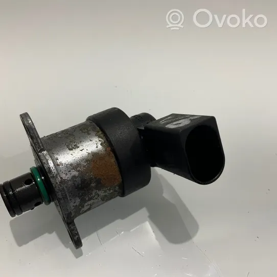 Mercedes-Benz E W211 Regolatore di pressione del carburante A928400661