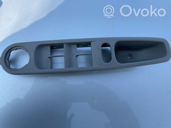 Renault Zoe Autres éléments de garniture porte avant 254008973R