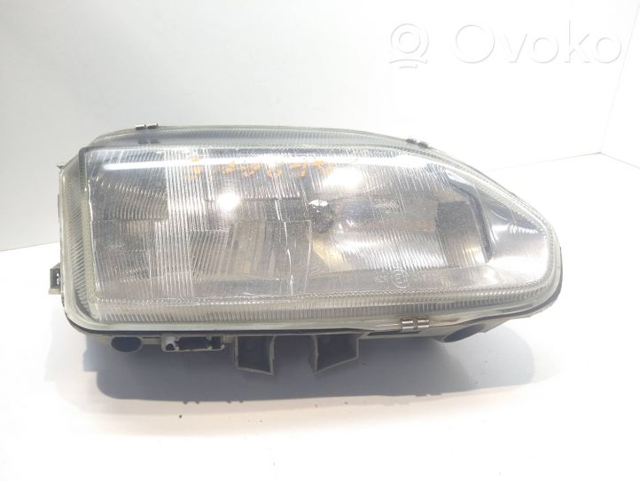 Renault Safrane Lampa przednia 0490075