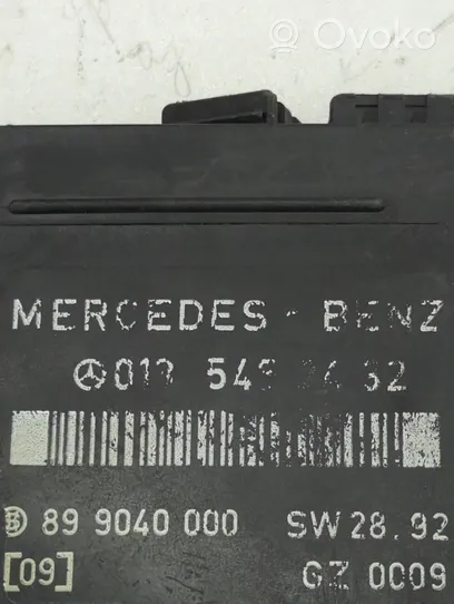 Mercedes-Benz E W124 Relé de la bujía de precalentamiento 0135452432