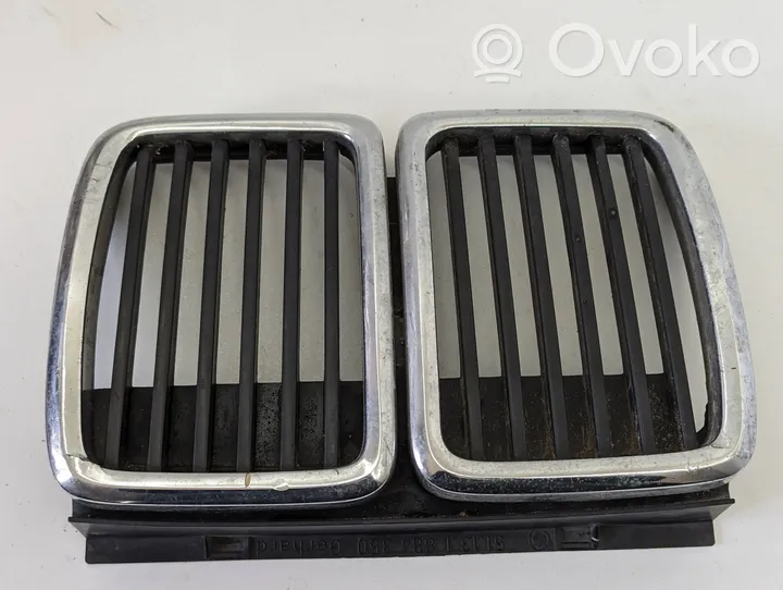 BMW 3 E30 Atrapa chłodnicy / Grill 51131884350