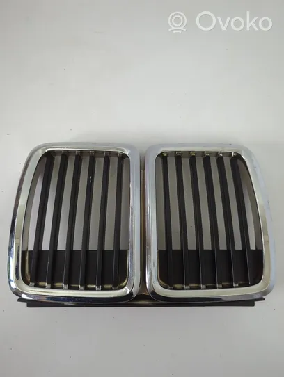 BMW 3 E30 Grille de calandre avant 