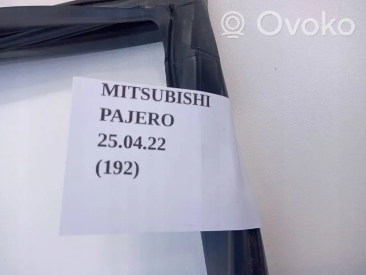 Mitsubishi Pajero Sport II Takaoven ikkunalasin kumitiiviste 