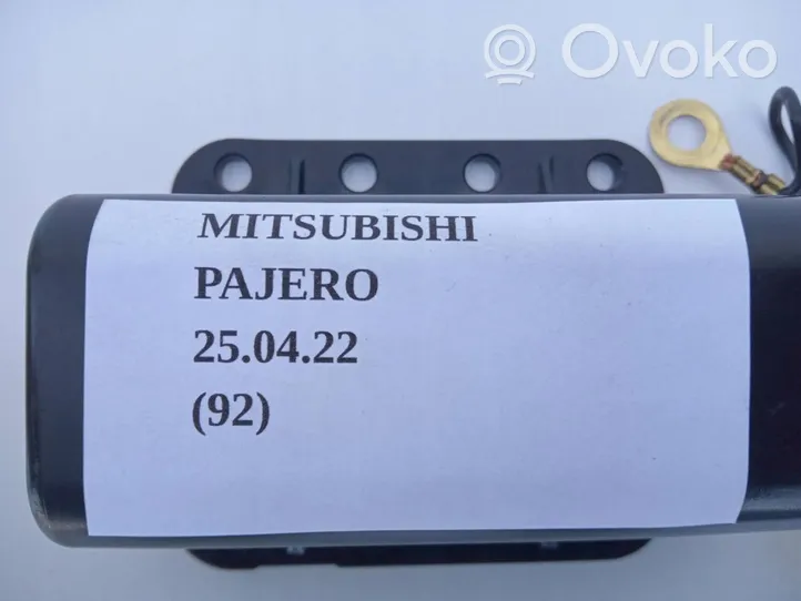Mitsubishi Pajero Sport II Muut kytkimet/nupit/vaihtimet 8610A118