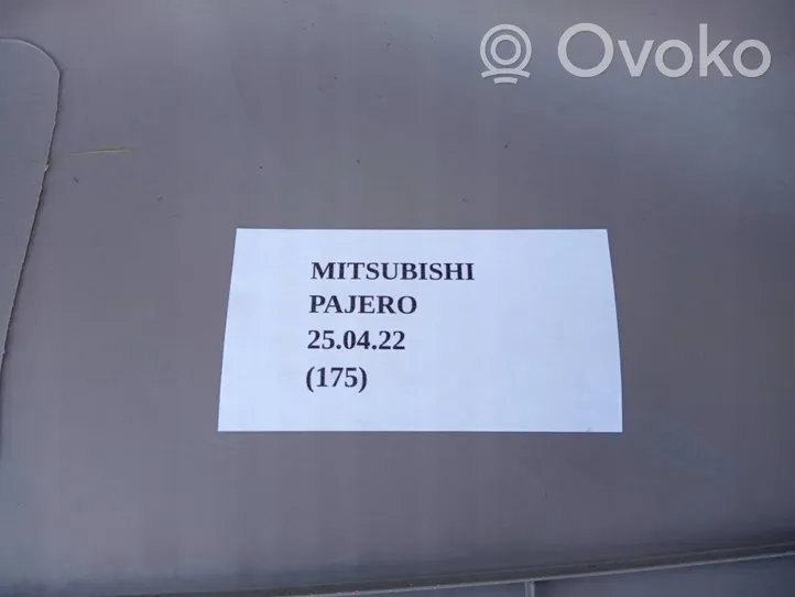 Mitsubishi Pajero Sport II Rivestimento laterale del portellone posteriore/bagagliaio 7224A078