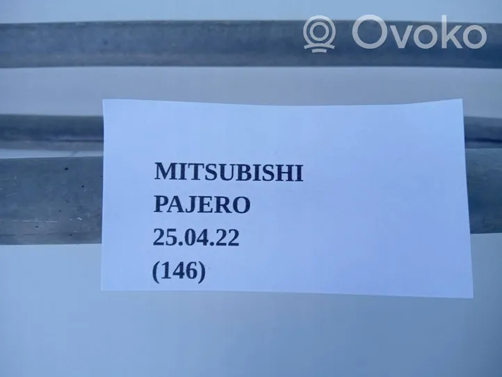 Mitsubishi Pajero Sport II Etupyyhkimen vivusto ja moottori 8250A125