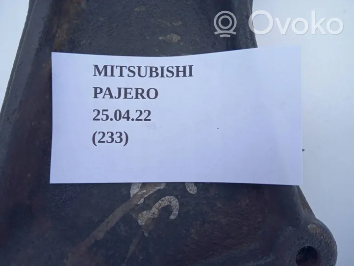 Mitsubishi Pajero Sport II Otros repuestos del exterior 3B23A2