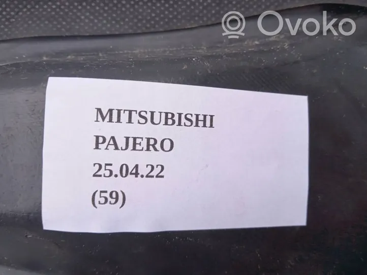 Mitsubishi Pajero Sport II Keskiosan alustan suoja välipohja 5370B193