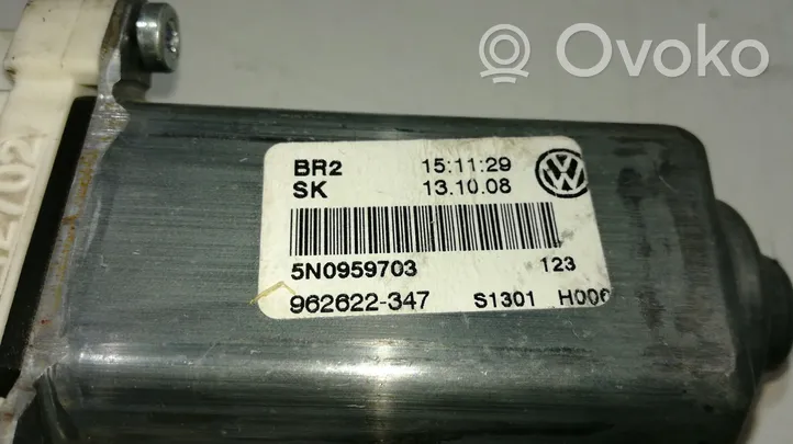 Volkswagen Tiguan Moteur de lève-vitre de porte arrière 962624100