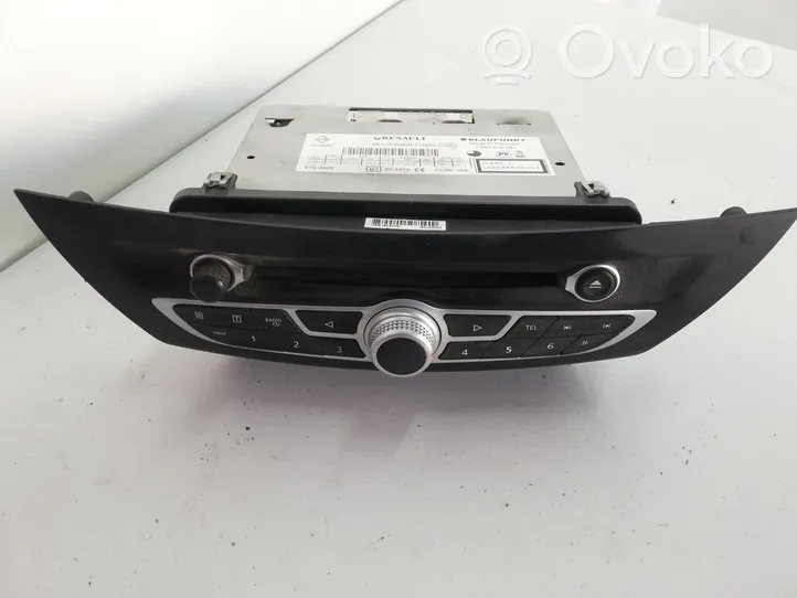 Renault Laguna III Panel / Radioodtwarzacz CD/DVD/GPS 