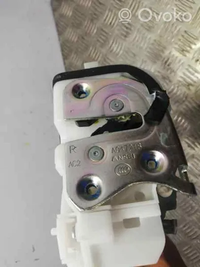 Peugeot 4008 Rear door lock 