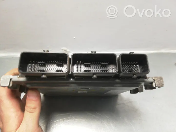 Dacia Lodgy Dzinēja vadības bloks S180095107