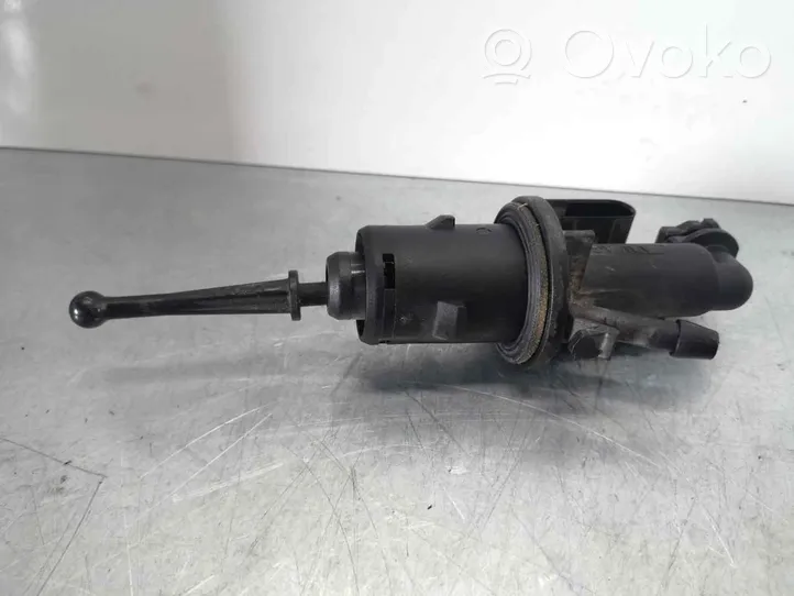 Volkswagen Tiguan Główny cylinder sprzęgła 